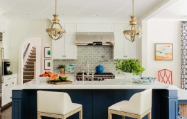 别墅厨房深蓝色岛台装修效果图